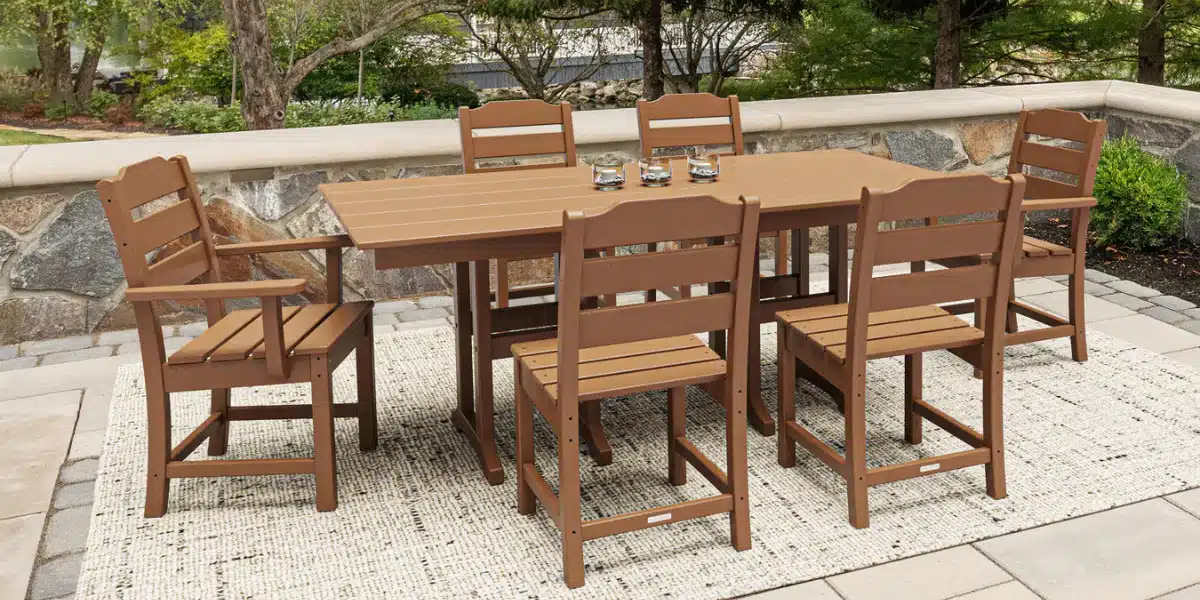 outdoor dining table